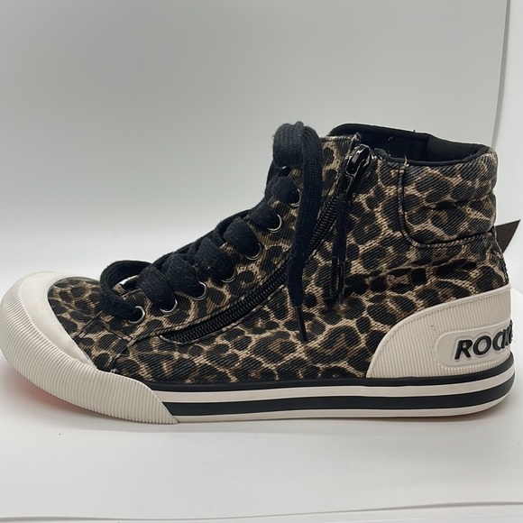 Rocket Dog Shoes - Rocket Dog plush foam ladies size 8 zip side sneakers!  Cheetah print!